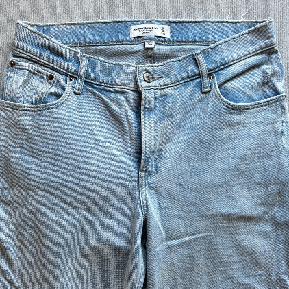 Abercrombie & Fitch 90’s Straight Low Rise Jeans